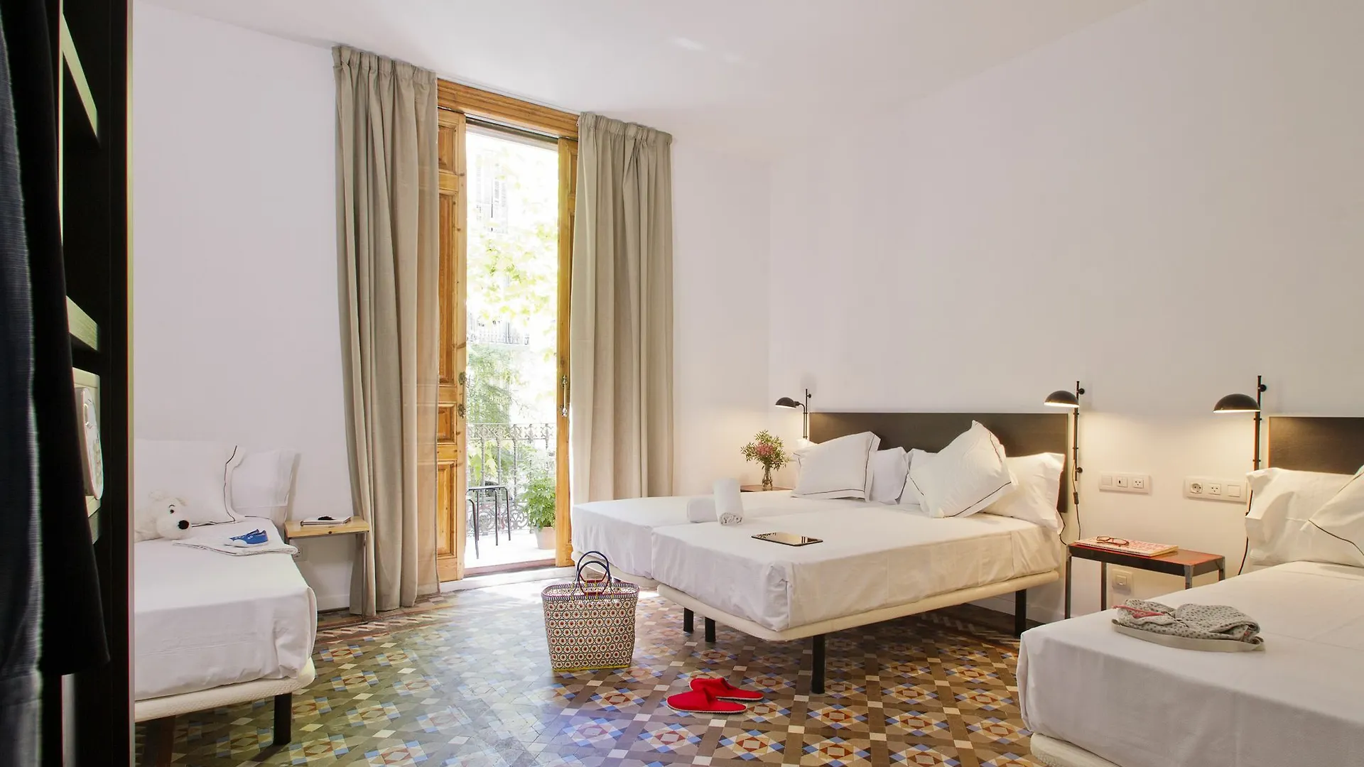 Hotel Som Nit Triomf Barcelona 3*,  España