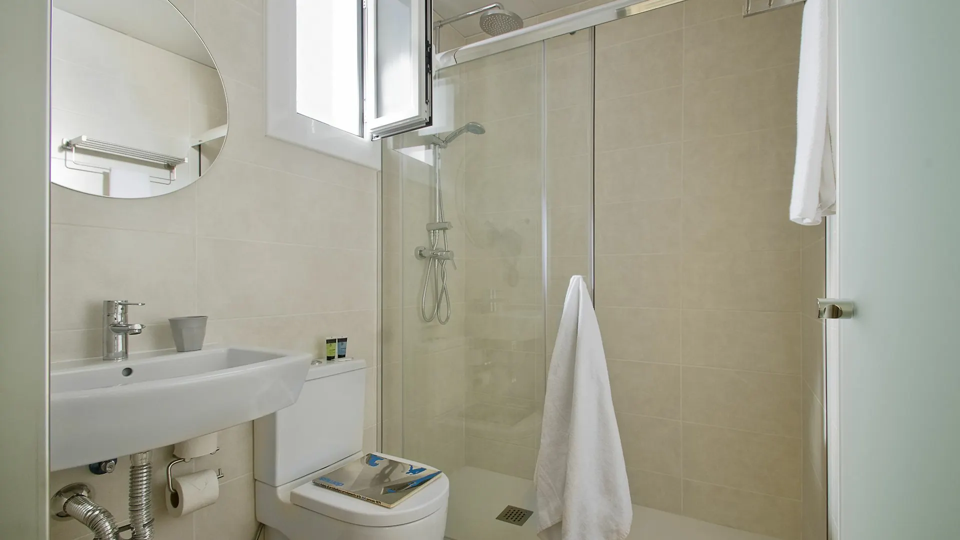 Casa de hóspedes Som Nit Triomf Hotel Barcelona