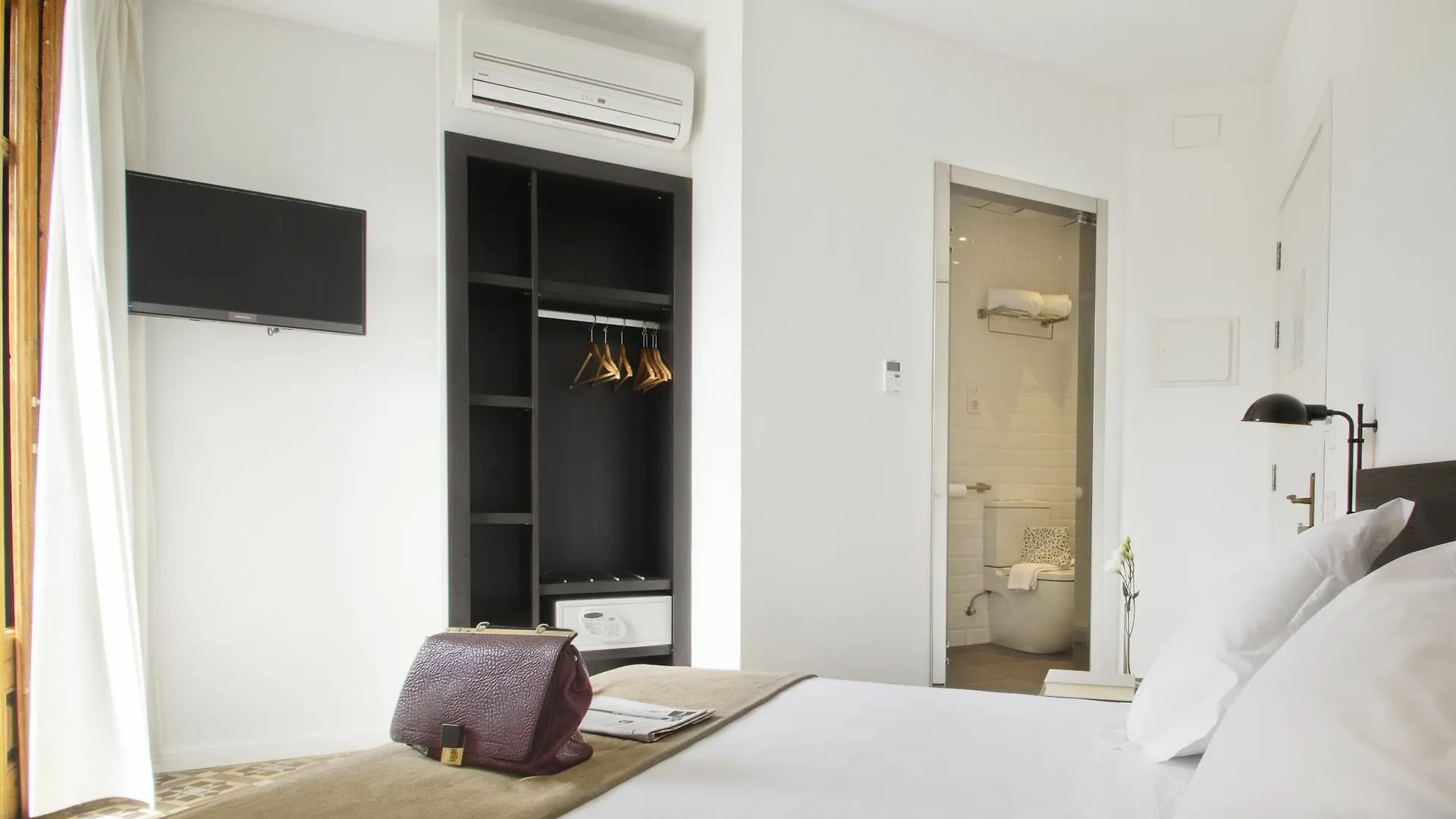 Hotel Som Nit Triomf Barcelona 3*,  España