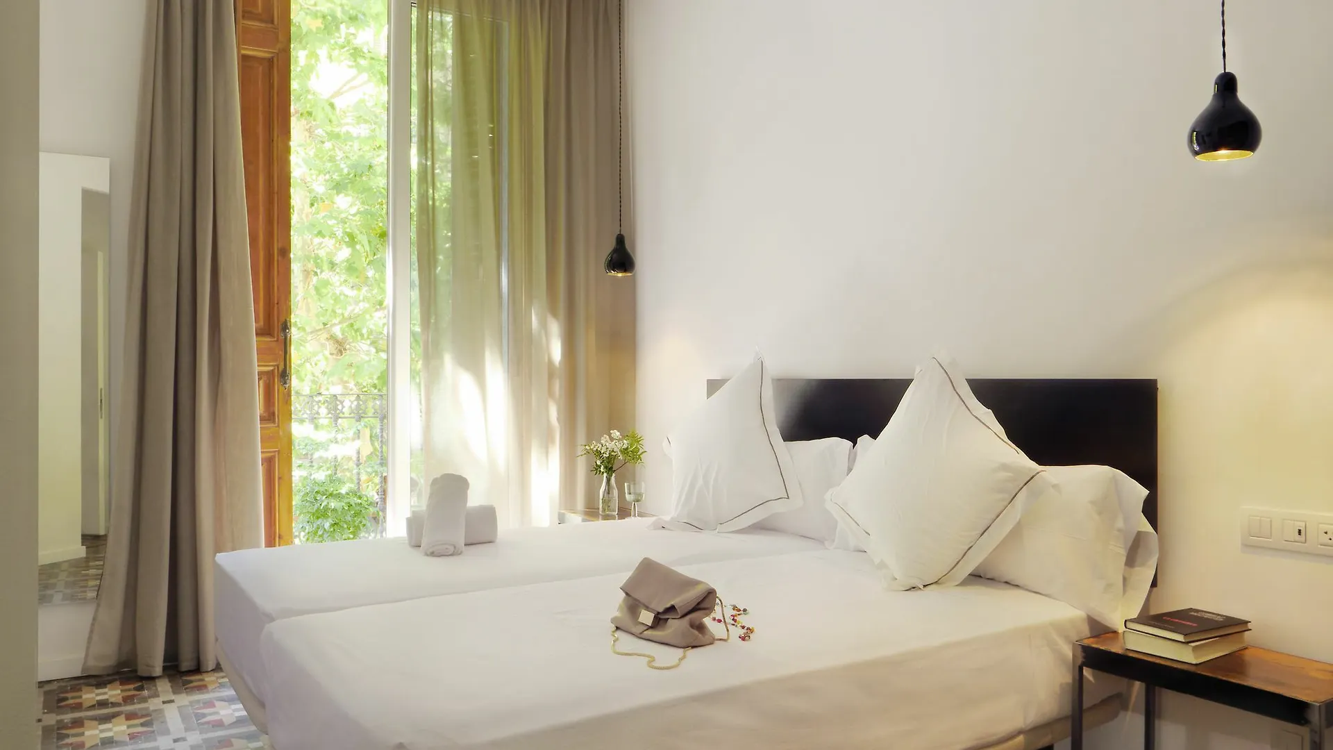 *** Pensión Hotel Som Nit Triomf Barcelona España